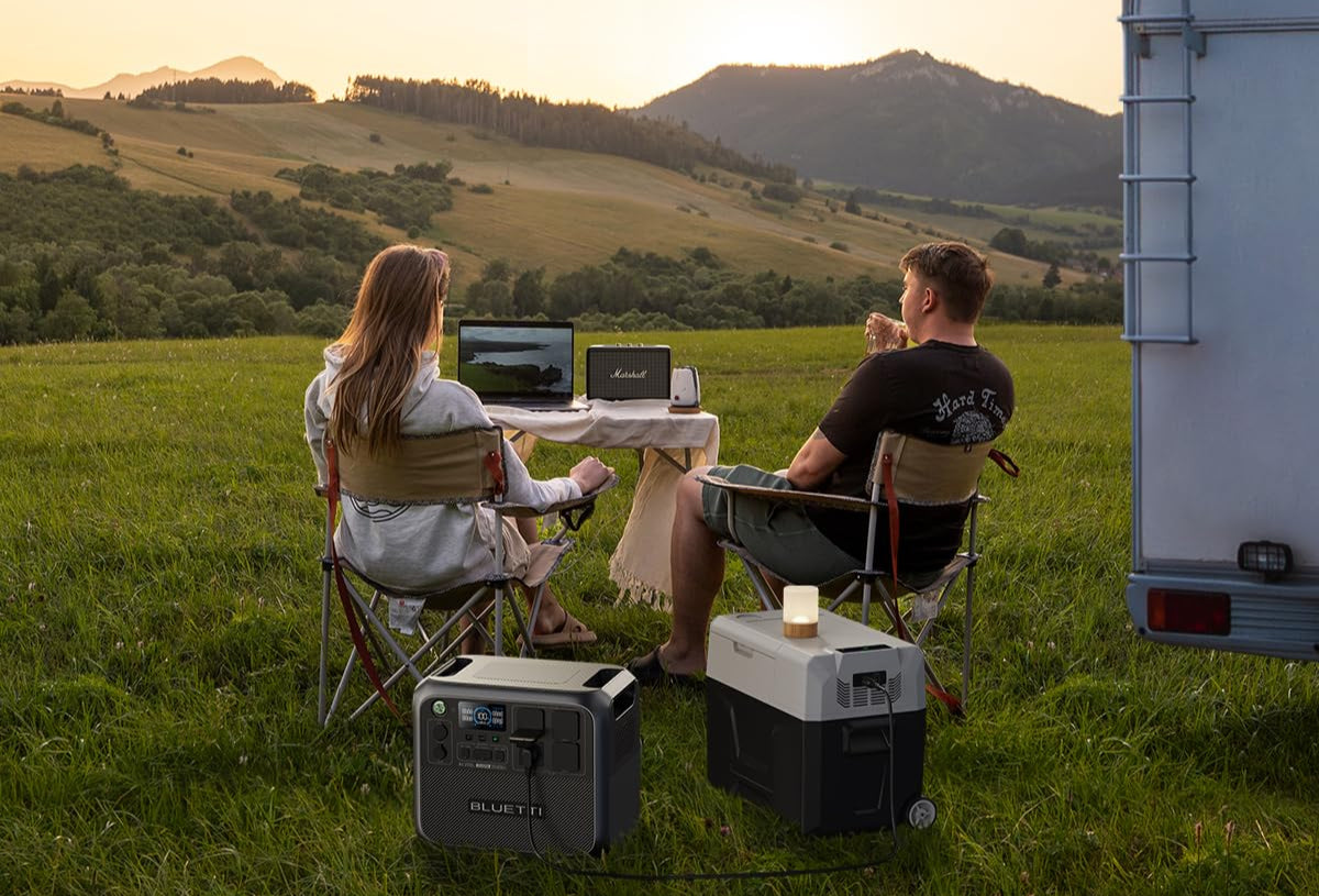 BLUETTI Solar Generator AC200L, 2048Wh LiFePO4 Akku, erweiterbar auf 8192Wh mit 4 2400W AC Ausgängen (3600W Power Lifting), Solargenerator für Camping, Hausgebrauch, Notfall